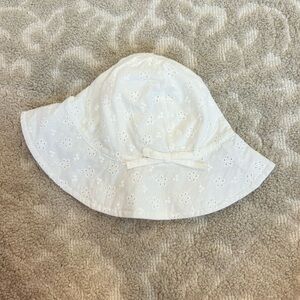Hat baby toddler gap white eyelet bucket big brim hat